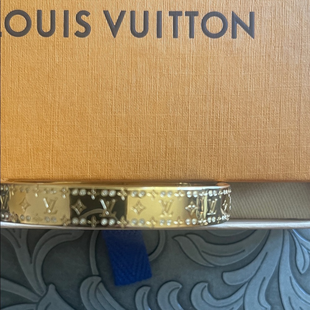 Louis Vuitton Elegant Gold Bangle - Picture 3 of 5